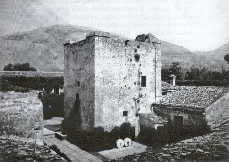 Le tre torri del "Luogo Grande" della Ciachea. Un paradigma storico siciliano